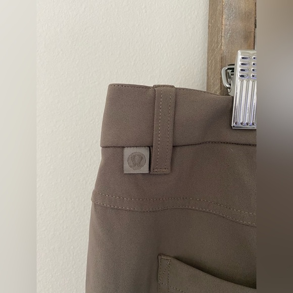 NWOT - Lululemon - ABC Classic-Fit - 32"
*Warpstreme Pants - Tan | Size 36 - Picture 4 of 10